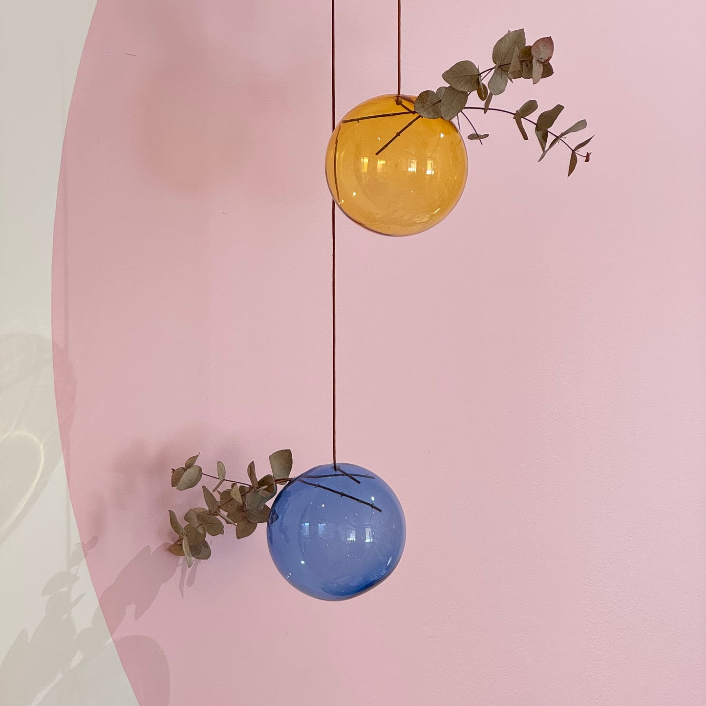 Vase Suspendu Bleu Studio About - Doux Comme Nous